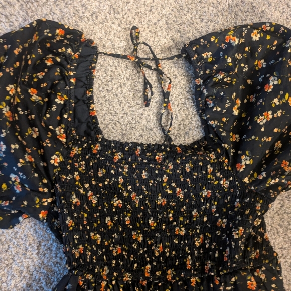 GAP Puff Sleeve Smocked Mini Dress - Picture 4 of 8